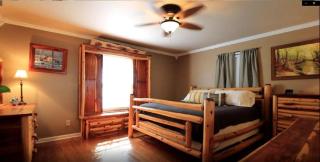 Cozy Cabin for Romantic Getaways in Alabama - 1