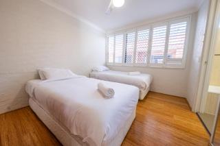 Seaside Apartments Broadbeach - 8