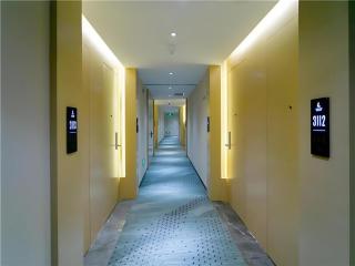 Lavande Hotel Shenzhen Jingtian Metro Station - 3