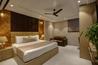 Hotel Stay Vista Near Delhi Airport - 2