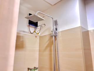 Where City Meets Sea Shore 1266 - 7