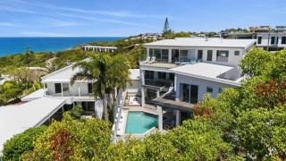 Luxury Coastal Retreat Ocean Views & 5 Minutes to the Beach - 3