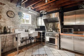 Unique 2-BDR Historic Warehouse Loft with Terrace ! ! ! - 5