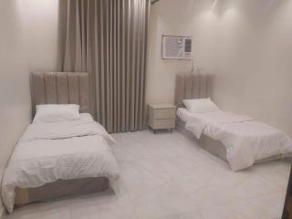 شقة غرفتين وصالة - 2