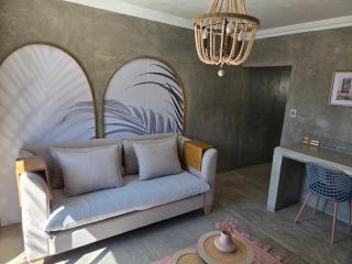 Luvlé Lux Apartments - 6