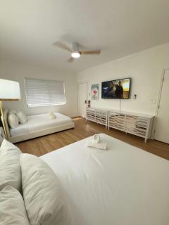 2BR Beach Apartment in Prime Miami Location - 9