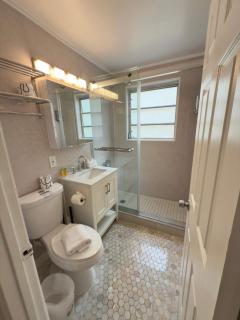 2BR Beach Apartment in Prime Miami Location - 6