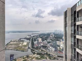 R&F Princess Cove 2BR Sea View Family Friendly - 1