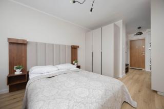 A Unique Studio with a Beautiful View of the Palace of Culture and Science by Noclegi Renters - 6