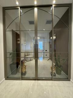 3-Bedroom Central Apartment with Gym - 4