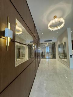 3-Bedroom Central Apartment with Gym - 8