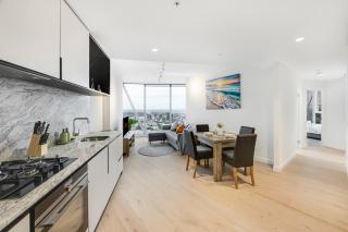 Melbourne CBD Views - Gym - Pool - Great Amenities - 4