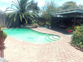 Port Elizabeth Guest House - 1