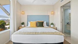 Azureside Apartment Retreat - 3