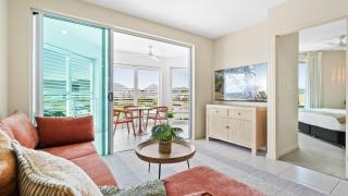 Azureside Apartment Retreat - 0