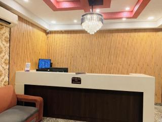 Hotel Royal Crystal Inn - 5