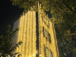 Hotel Royal Crystal Inn - 1