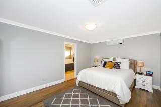 4 Magical Majestic Home Sleeps 8 Huge Backyard - 3