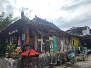 Hotel O near Alun Alun formerly Embun Pagi Hotel & Villa Resort - 4