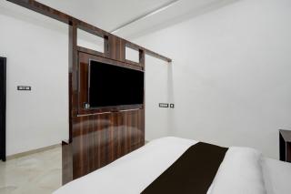 Super Collection O Banaras Railway Junction Formerly Varanasi Suites - 1