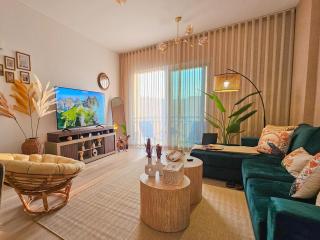 Relaxing Home- F1, Ferrari, Sea World Yas Island - 9