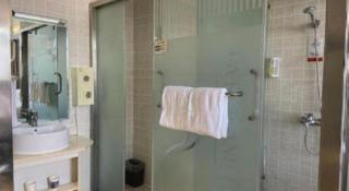 Fairyland Hotel Kunming East Railway Station - 6