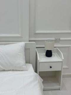 Spacious and luxurious 1BR Apartment in Al Qurum - 5