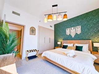 Relaxing Home- F1, Ferrari, Sea World Yas Island - 1