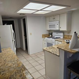 Jacuzzy home near Freeway & Casino! - 4