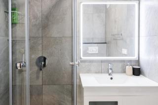 Front line beach location with stunning ocean view - 3