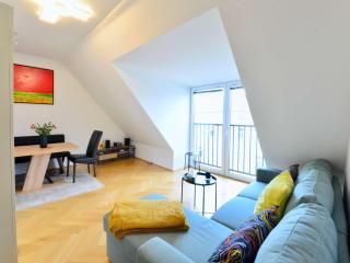 Modern Attic Flat with 2 Bedrooms - 9