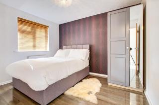 3 bedroom house in South Ockendon, Essex - 9