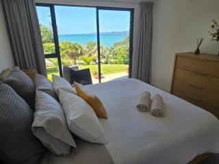 Apartment at the Beach - Red Beach - 9