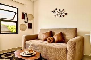 Luxury Skyline Escape - with Cosy Pool and Braai area - 8