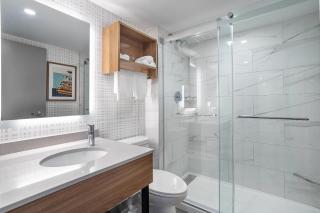 Quality Inn and Suites Montreal East - 4