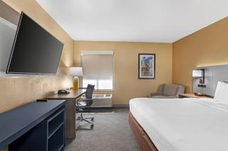 Comfort Inn & Suites Kansas City - Northeast - 2