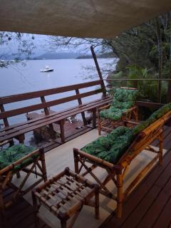 Linda Casa aconchegante com 3 quartos, vista incrível e privacidade na Praia da Aripeba-Ilha Grande-acomoda 8 pessoas - 1