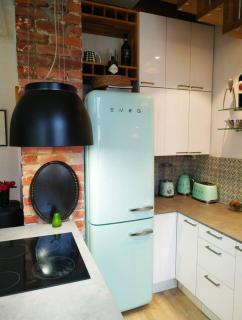 Spacious, modern apt in best part of town - 6