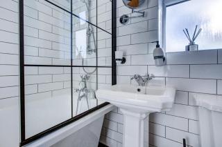 3 bedroom house in South Ockendon, Essex - 8