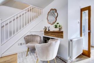 3 bedroom house in South Ockendon, Essex - 4