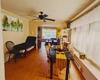 Central Queen Anne Home, Walking Score 96 - 4