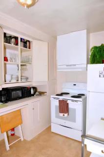 Central Queen Anne Home, Walking Score 96 - 1