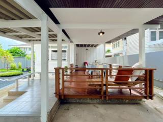 Rare Find 80 yrs Heritage Peaceful House in BKK - 5