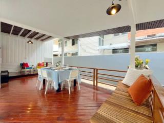 Rare Find 80 yrs Heritage Peaceful House in BKK - 1