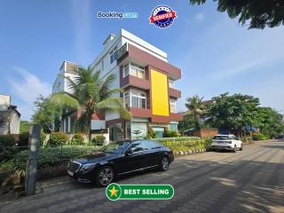 SEA VIEW from rooftop - Comic Comfort Getaway - Warm Hospitality Hotel - Lift - Parking - Restaurant - SURYA BEACH - Near Golden Beach - BEST HOTEL IN PURI - - 0