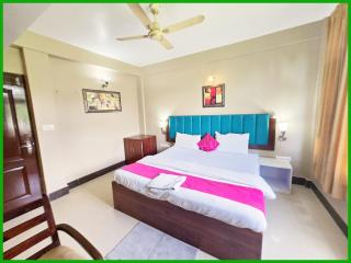 SEA VIEW from rooftop - Comic Comfort Getaway - Warm Hospitality Hotel - Lift - Parking - Restaurant - SURYA BEACH - Near Golden Beach - BEST HOTEL IN PURI - - 9