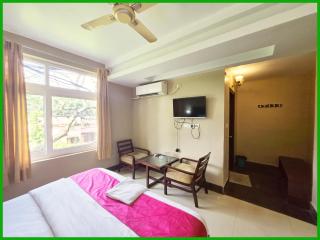 SEA VIEW from rooftop - Comic Comfort Getaway - Warm Hospitality Hotel - Lift - Parking - Restaurant - SURYA BEACH - Near Golden Beach - BEST HOTEL IN PURI - - 5