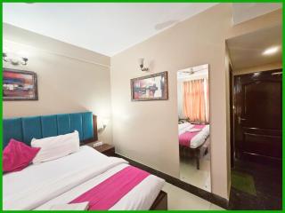 SEA VIEW from rooftop - Comic Comfort Getaway - Warm Hospitality Hotel - Lift - Parking - Restaurant - SURYA BEACH - Near Golden Beach - BEST HOTEL IN PURI - - 3