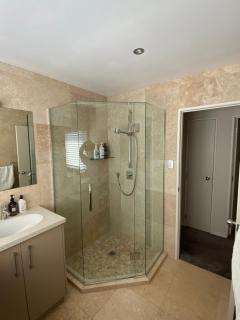 Reliance Classic Escape - 2