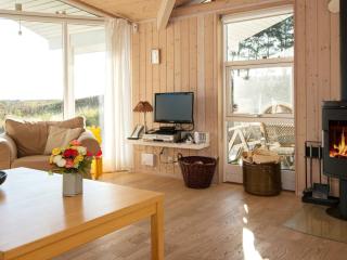 Seaside Escape in Helgenaes - By Traum Ferienwohnungen - 2